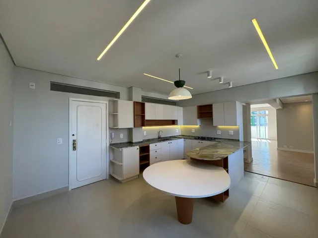 Apartamento com 10m² 3 quartos e 3 banheiros, à venda, no bairro Centro em Londrina
