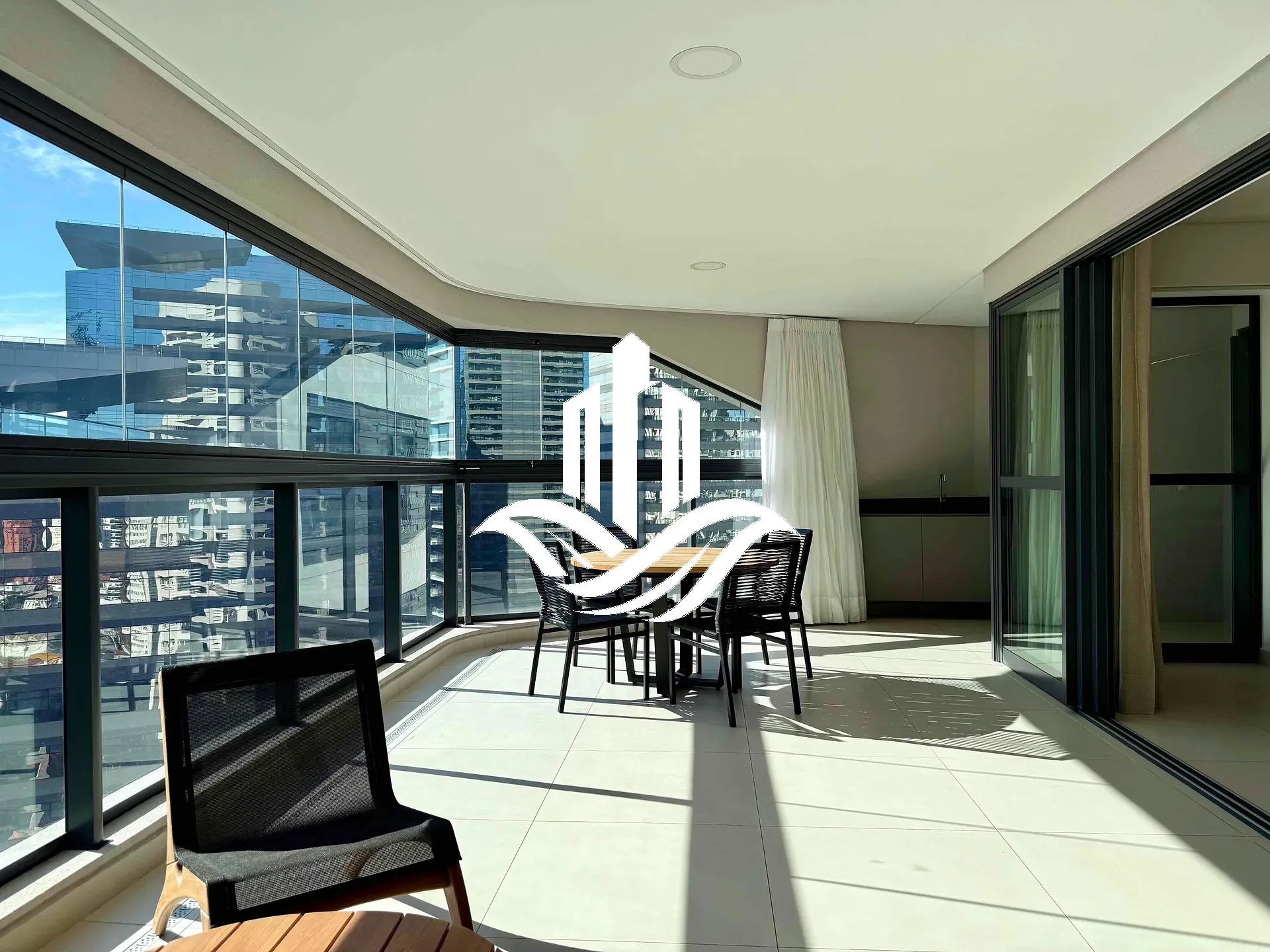Apartamento, 3 quartos, 196 m² - Foto 1