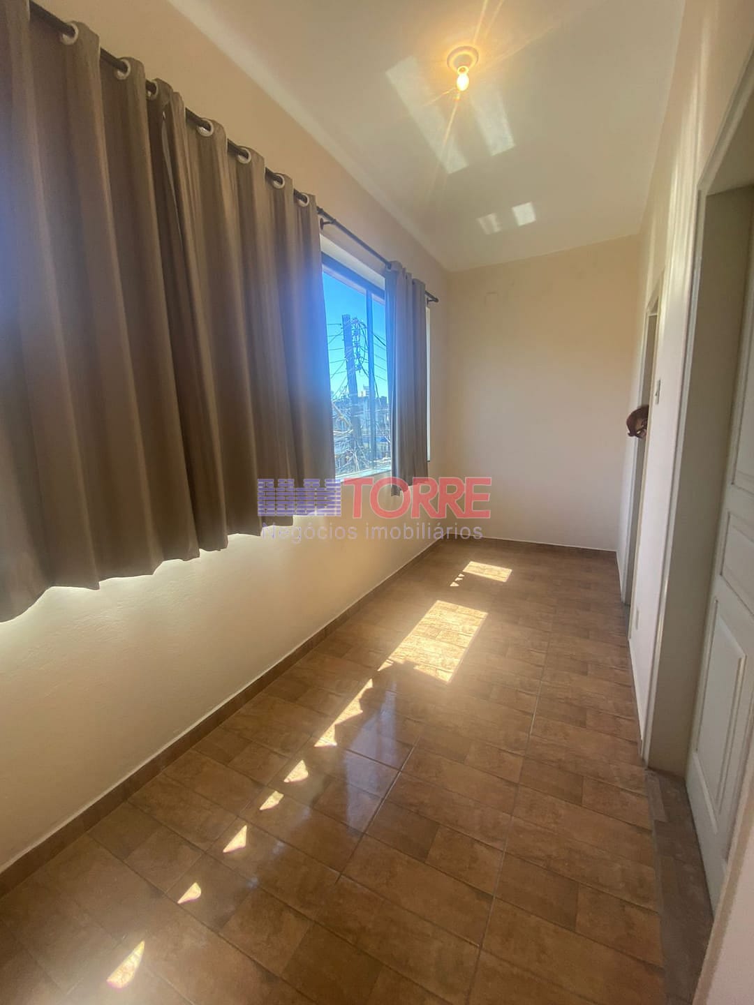 Apartamento à venda com 3 quartos, 242m² - Foto 1