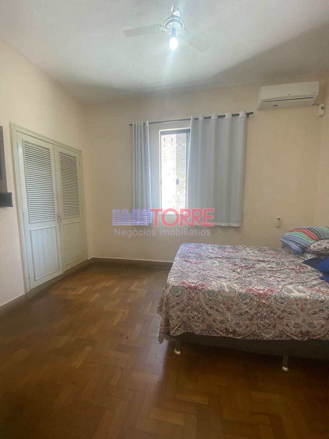 Apartamento à venda com 3 quartos, 242m² - Foto 2