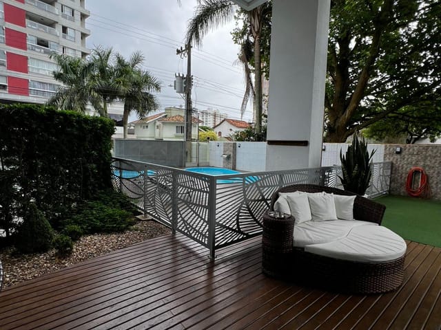 Apartamento 2 quartos e 2 banheiros, à venda, no bairro Vila Operária em Itajaí