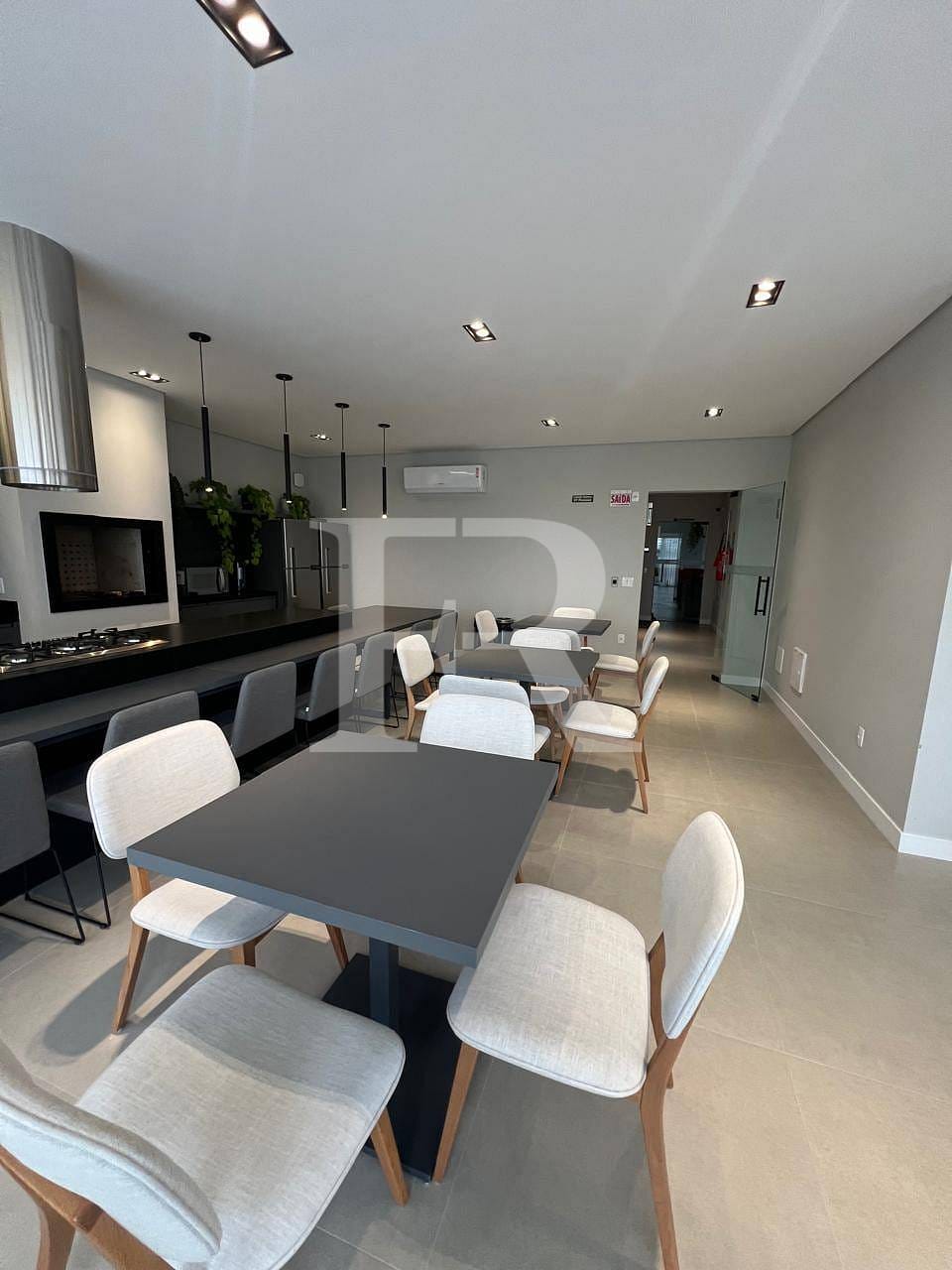 Apartamento à venda com 2 quartos, 65m² - Foto 32