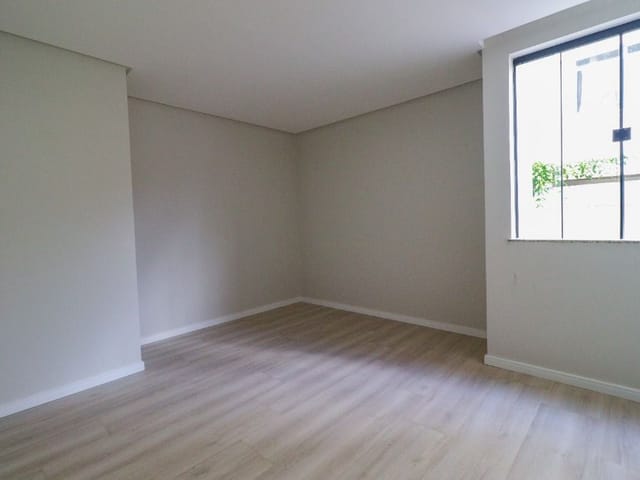 Apartamento 3 quartos e 2 banheiros, à venda, no bairro Vale do Ipê em Juiz de Fora