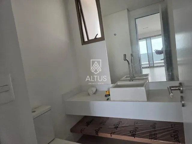 Apartamento 4 quartos e 5 banheiros, à venda, no bairro Barra em Salvador
