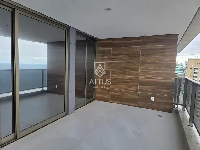 Apartamento 4 quartos e 5 banheiros, à venda, no bairro Barra em Salvador
