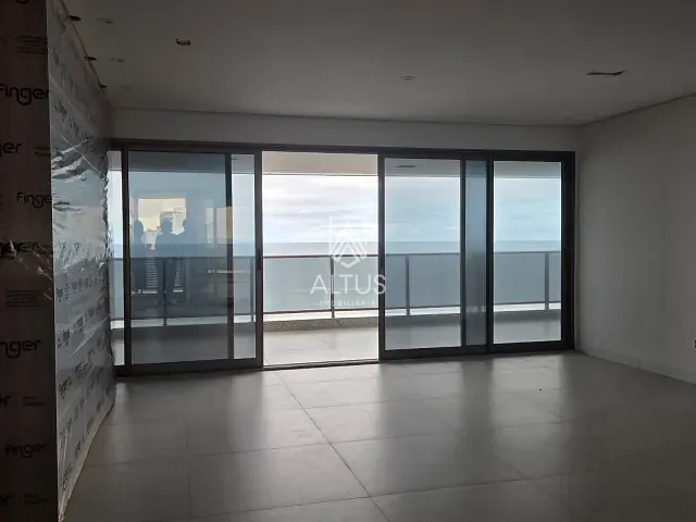 Apartamento 4 quartos e 5 banheiros, à venda, no bairro Barra em Salvador