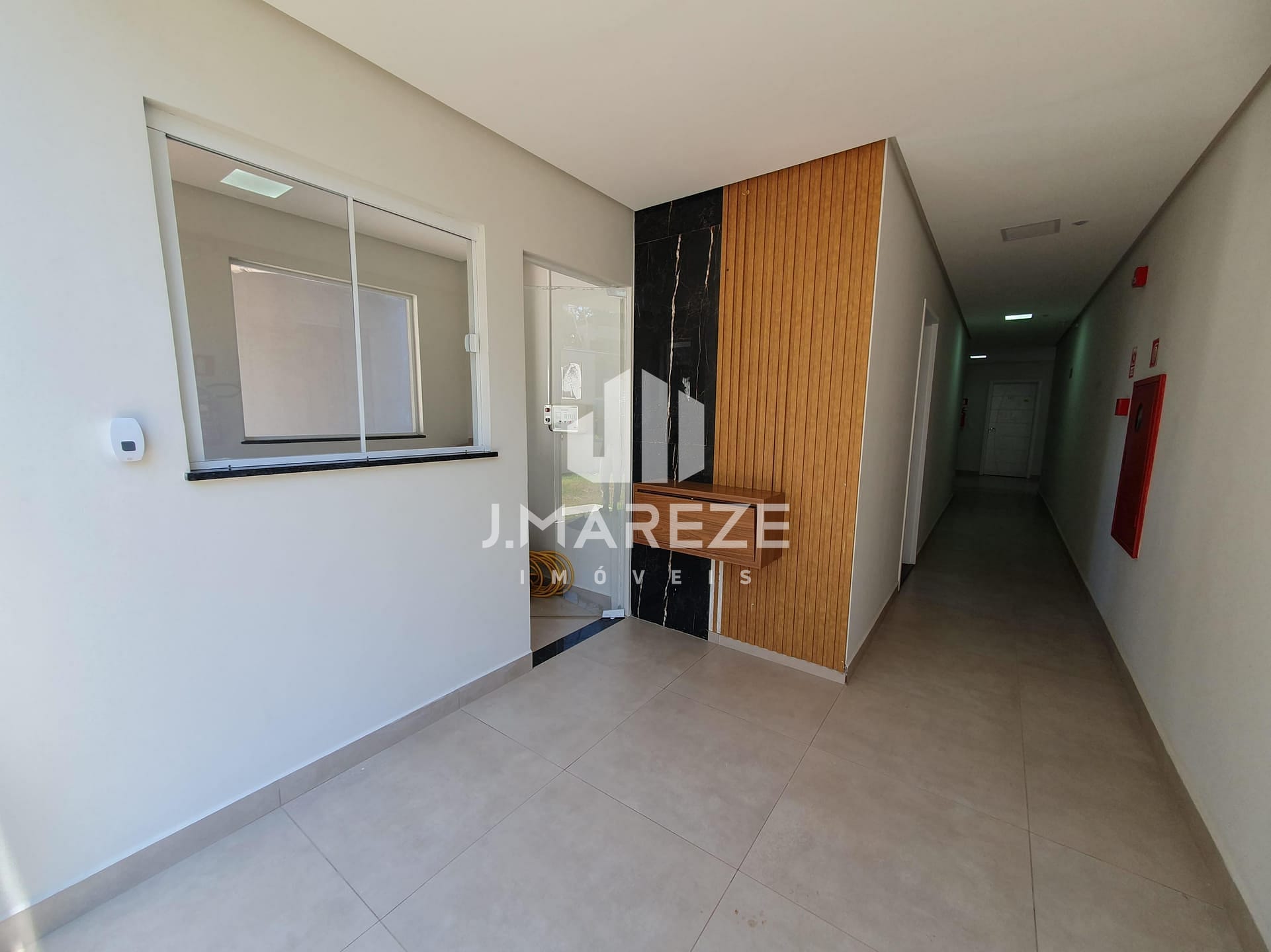 Apartamento à venda com 2 quartos, 70m² - Foto 3
