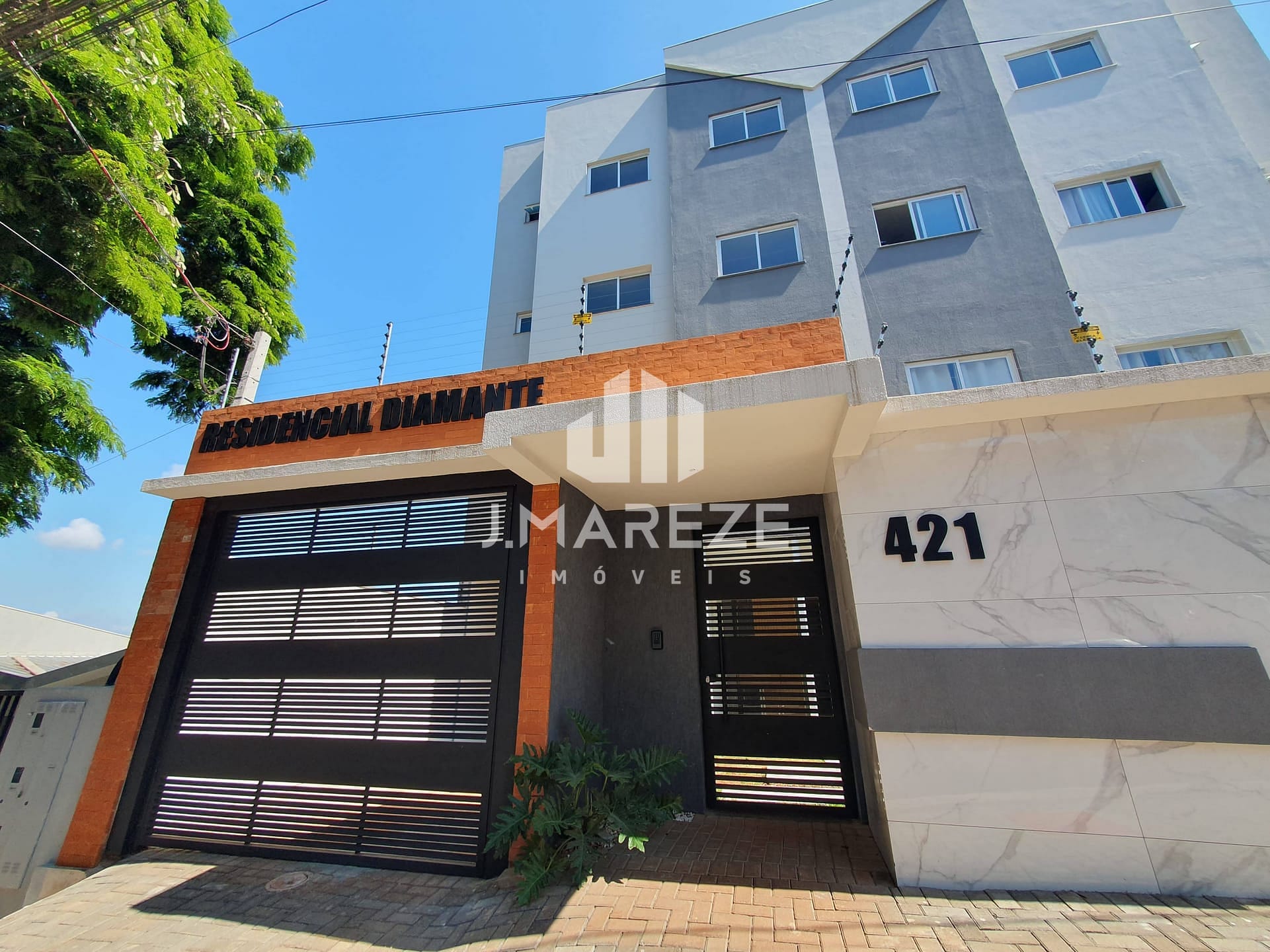 Apartamento à venda com 2 quartos, 70m² - Foto 1