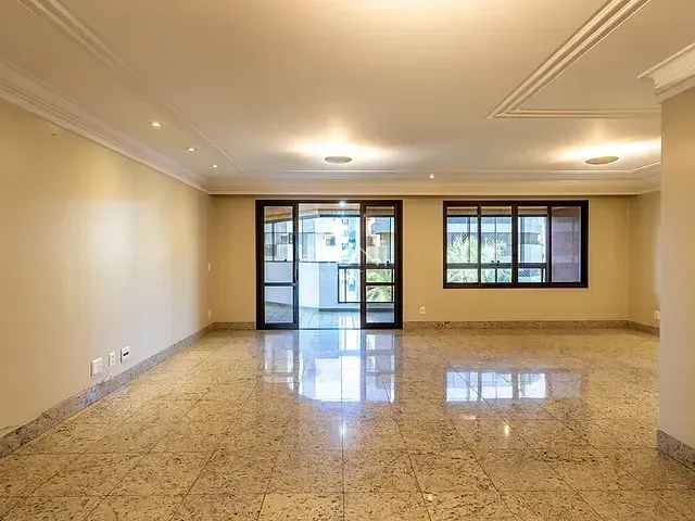Apartamento 4 quartos e 2 banheiros, à venda, no bairro Asa Norte em Brasília