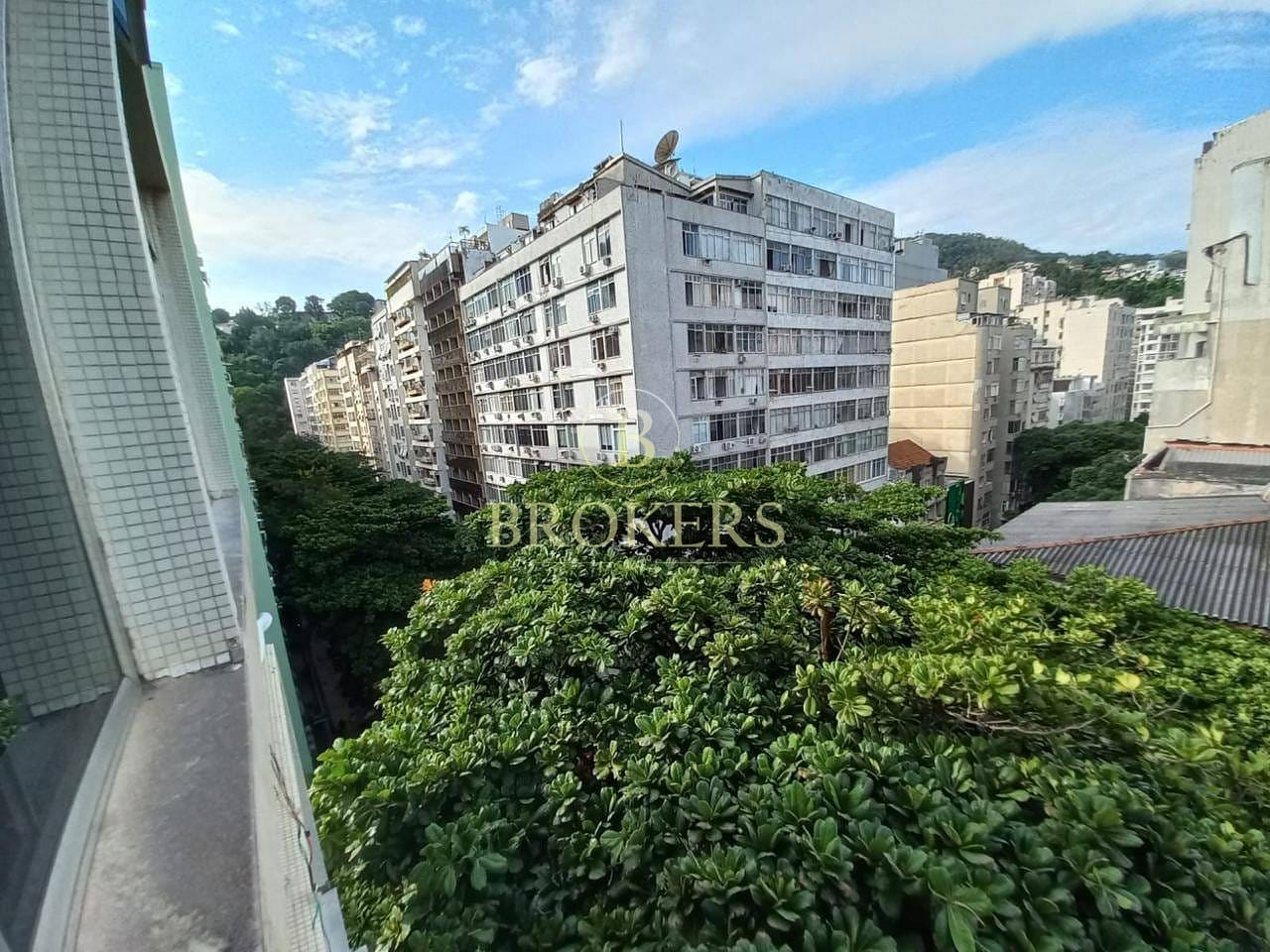 Copacabana | 105m², 3 Quartos (1 Suíte), 100% Reformado, Claro – Pronto para Morar!