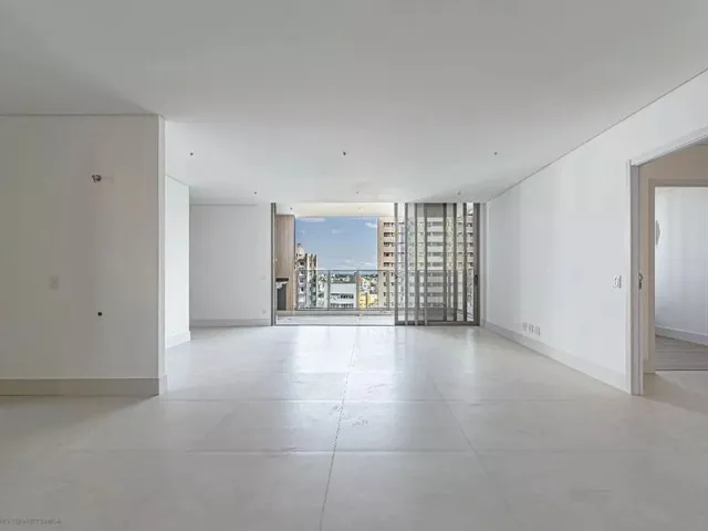Apartamento 3 quartos e 4 banheiros, à venda, no bairro Água Verde em Curitiba