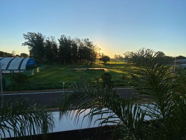 Apartamento 2 quartos e 1 banheiro, à venda, no bairro Chácara Manella em Cambé