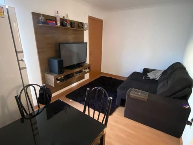 Apartamento 2 quartos e 1 banheiro, à venda, no bairro Chácara Manella em Cambé