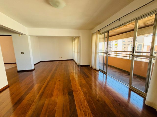 Foto do Apartamento - Apartamento 184m² à venda/4 quartos (sendo 1 suíte)/2 vagas- Edificio Costa D´Ouro -Centro, Londrina, PR | Taive