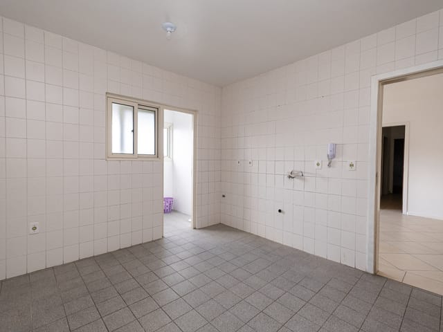 Apartamento 2 quartos e 2 banheiros, à venda ou para alugar, no bairro Centro em Pelotas