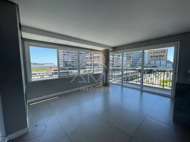 Apartamento 3 quartos e 4 banheiros, à venda, no bairro São Gonçalo em Pelotas