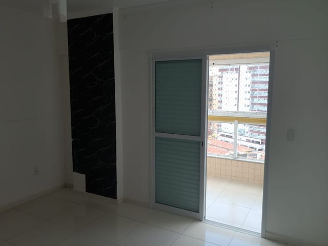 Apartamento 2 quartos e 2 banheiros, para alugar, no bairro Ocian em Praia Grande