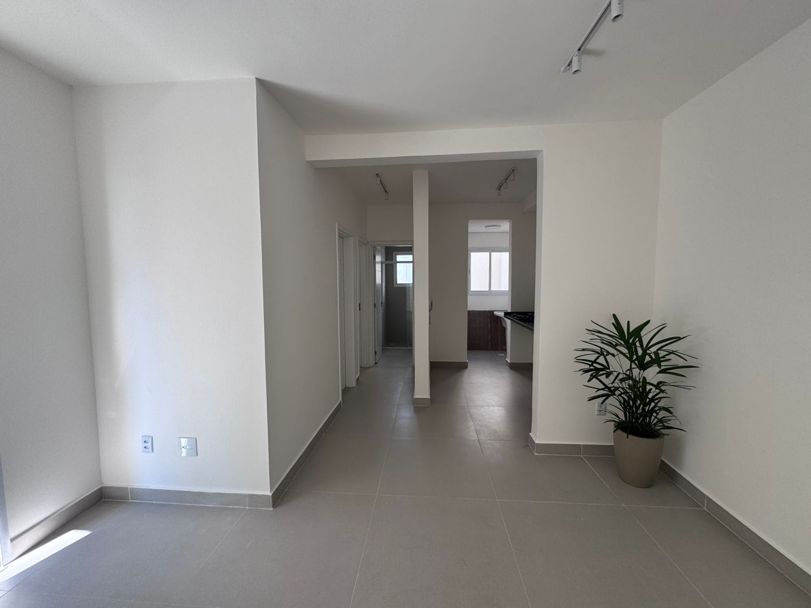 Apartamento à venda e aluguel com 2 quartos, 51m² - Foto 1