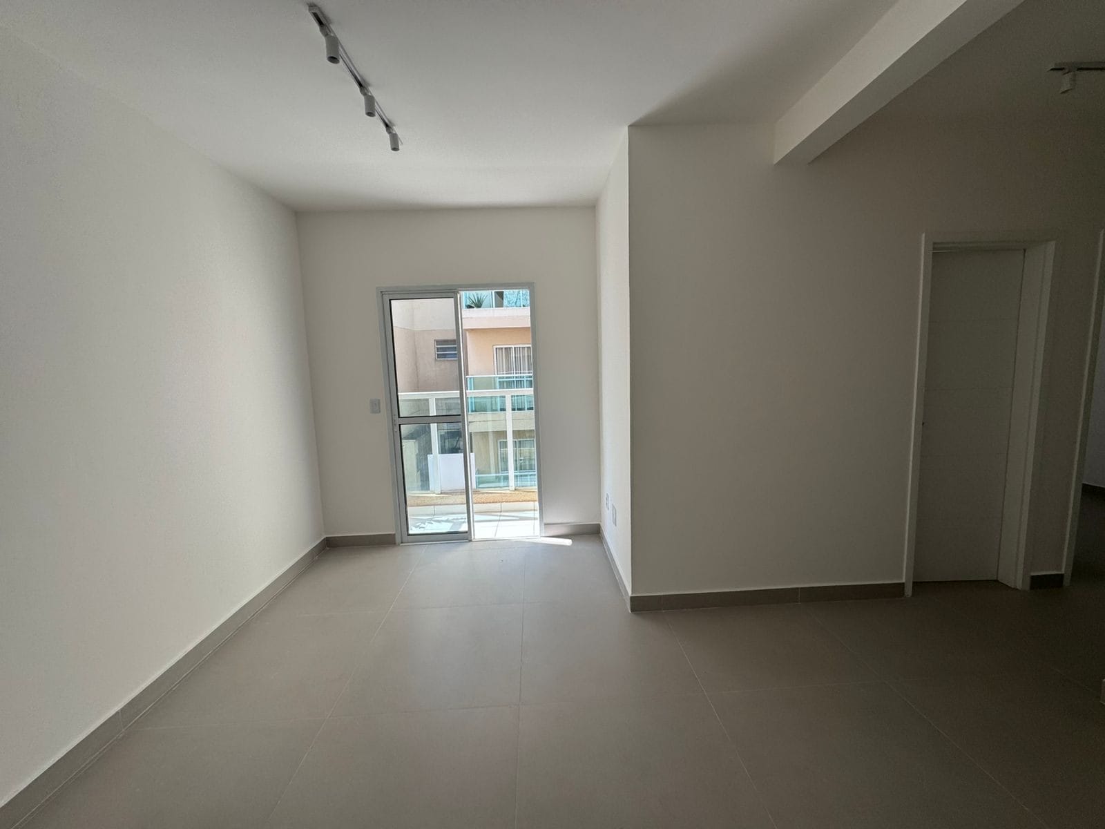 Apartamento à venda e aluguel com 2 quartos, 51m² - Foto 3