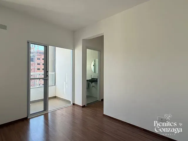 Apartamento 2 quartos e 2 banheiros, à venda, no bairro Parque Industrial em Maringá