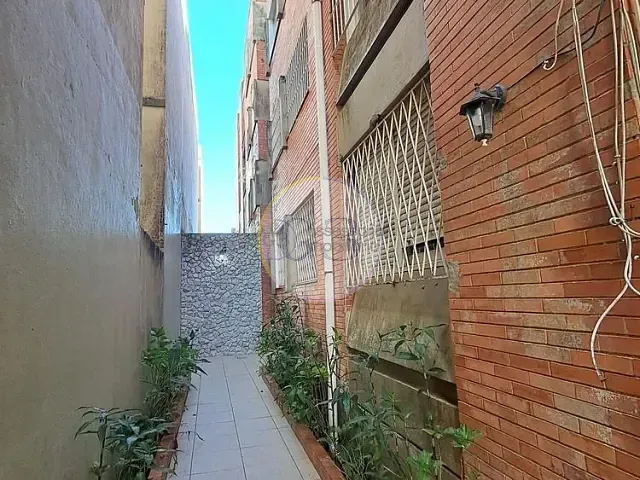 Apartamento 3 quartos e 2 banheiros, à venda ou para alugar, no bairro Centro em Pelotas