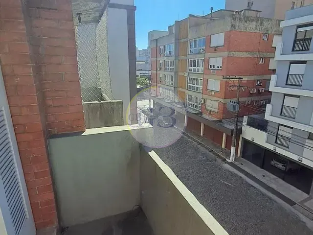 Apartamento 3 quartos e 2 banheiros, à venda ou para alugar, no bairro Centro em Pelotas