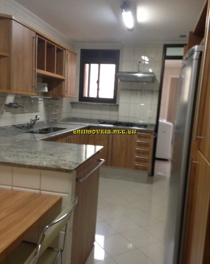 Apartamento para alugar com 3 quartos, 151m² - Foto 3