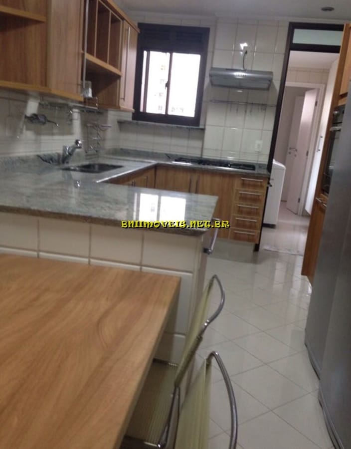 Apartamento para alugar com 3 quartos, 151m² - Foto 28