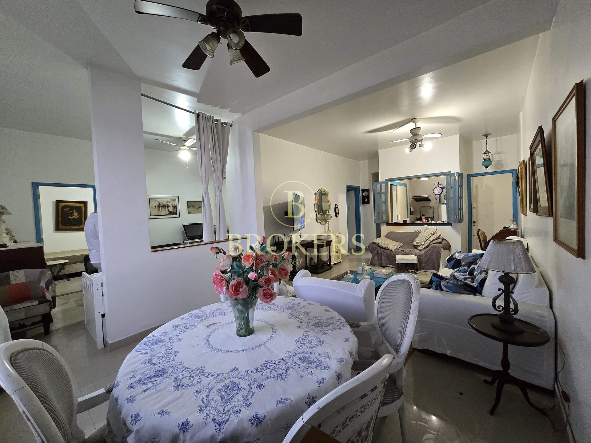 Apartamento a venda Av Atlântica - Copacabana. Frente mar, vista livre. 3 quartos, suíte - 95m². Próximo ao metrô e com portaria 24h.