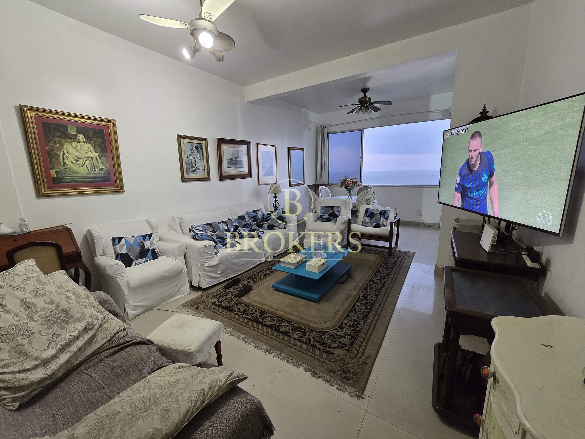 Apartamento a venda Av Atlântica - Copacabana. Frente mar, vista livre. 3 quartos, suíte - 95m². Próximo ao metrô e com portaria 24h.