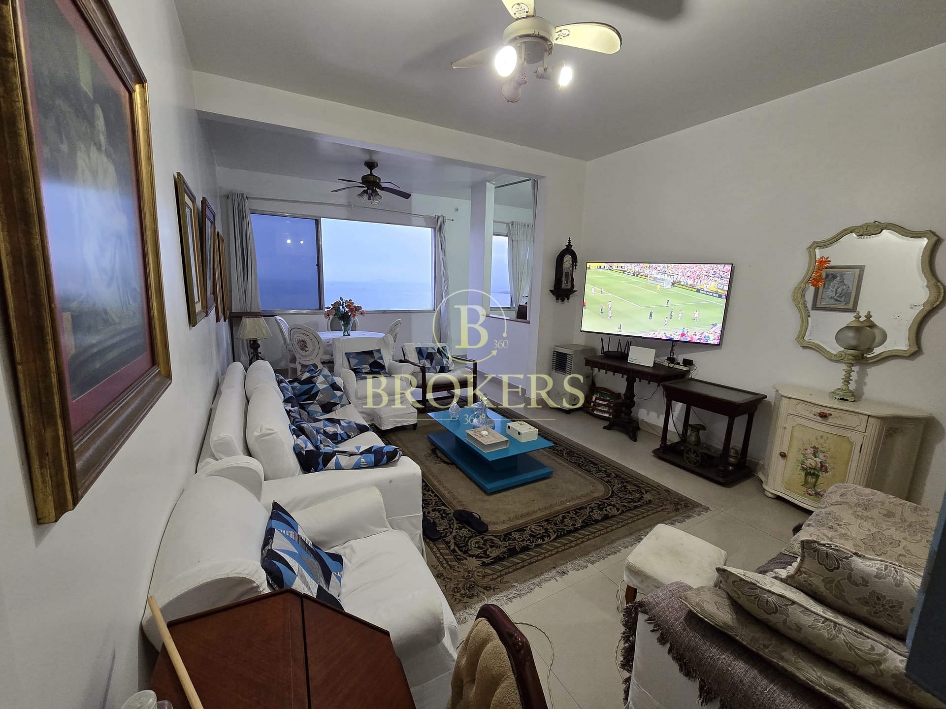 Apartamento a venda Av Atlântica - Copacabana. Frente mar, vista livre. 3 quartos, suíte - 95m². Próximo ao metrô e com portaria 24h.
