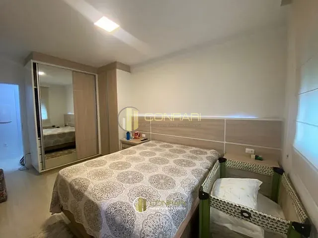 Apartamento com 300m² 4 quartos e 5 banheiros, à venda, no bairro Meia Praia em Itapema