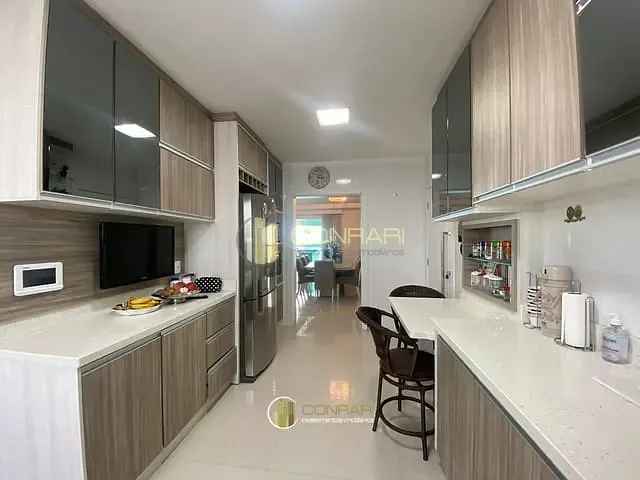 Apartamento com 300m² 4 quartos e 5 banheiros, à venda, no bairro Meia Praia em Itapema
