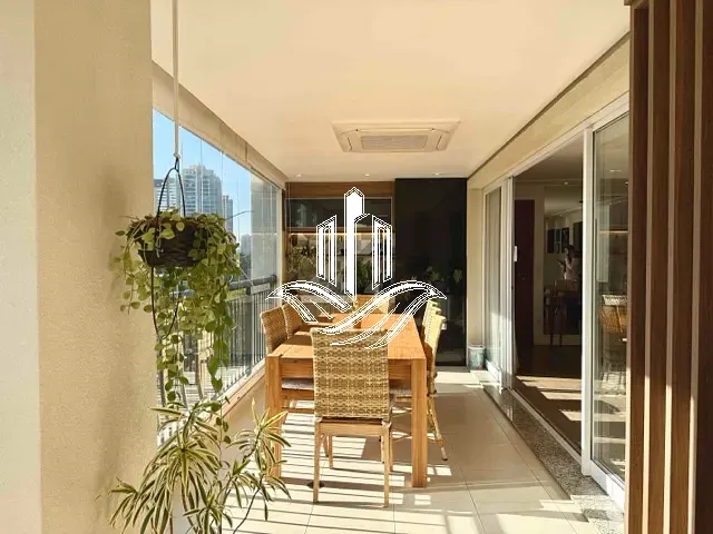 Apartamento 3 quartos e 5 banheiros, à venda, no bairro Santo Amaro em São Paulo