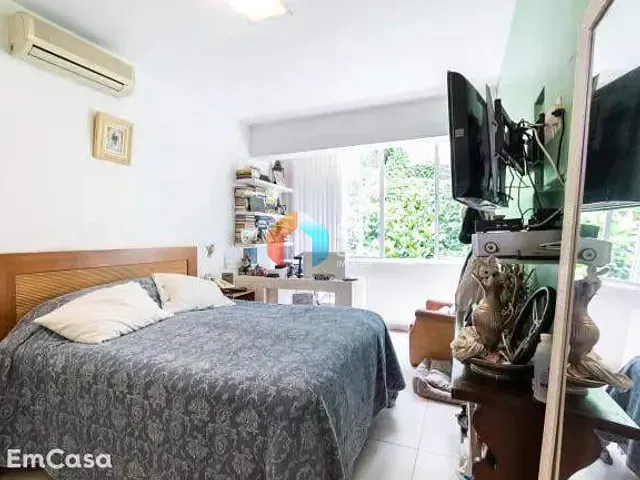 Apartamento com 184m² 4 quartos e 2 banheiros, à venda, no bairro Cosme Velho em Rio de Janeiro