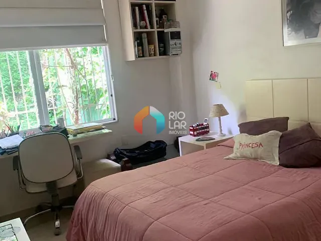 Apartamento com 184m² 4 quartos e 2 banheiros, à venda, no bairro Cosme Velho em Rio de Janeiro