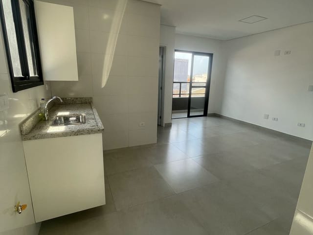 Apartamento 2 quartos e 2 banheiros, para alugar, no bairro Vila Curuçá em Santo André