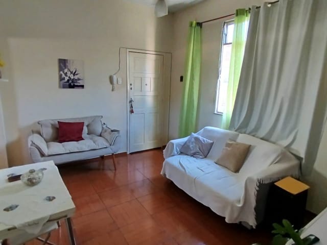 Apartamento 2 quartos e 1 banheiro, à venda, no bairro Cascadura em Rio de Janeiro