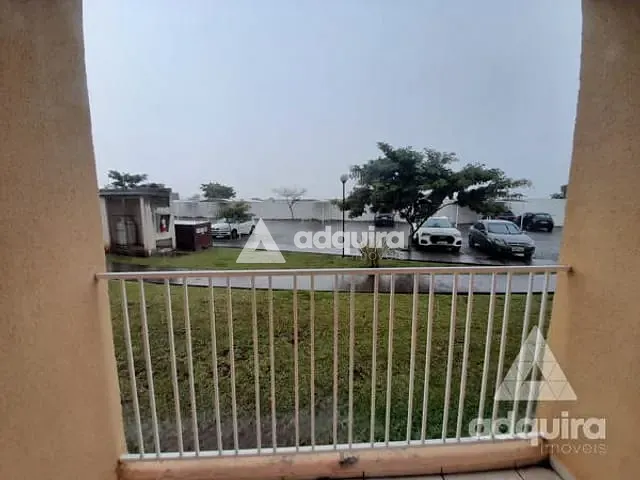 Apartamento com 75m² 3 quartos e 1 banheiro, à venda, no bairro Uvaranas em Ponta Grossa