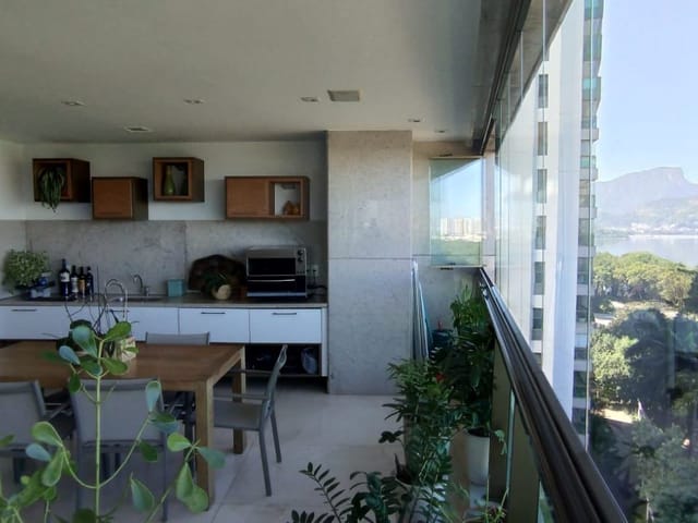 Apartamento com 200m² 4 quartos e 4 banheiros, à venda, no bairro Barra da Tijuca em Rio de Janeiro