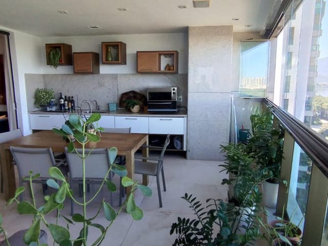 Apartamento com 200m² 4 quartos e 4 banheiros, à venda, no bairro Barra da Tijuca em Rio de Janeiro