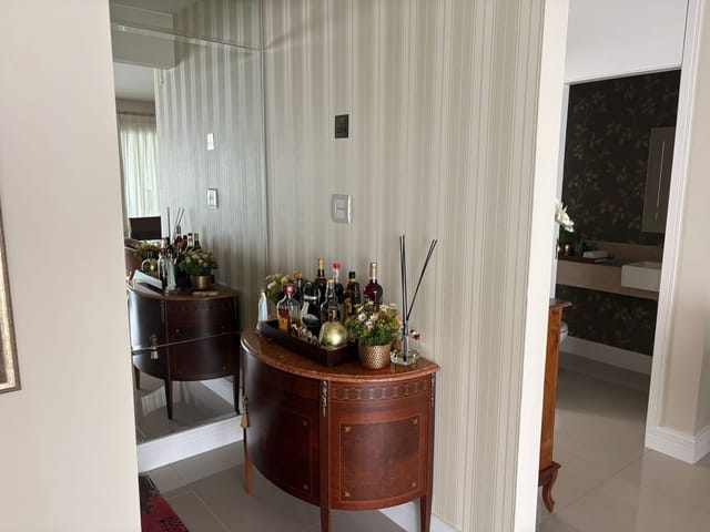 Apartamento 3 quartos e 2 banheiros, à venda, no bairro Santa Rosa em Londrina