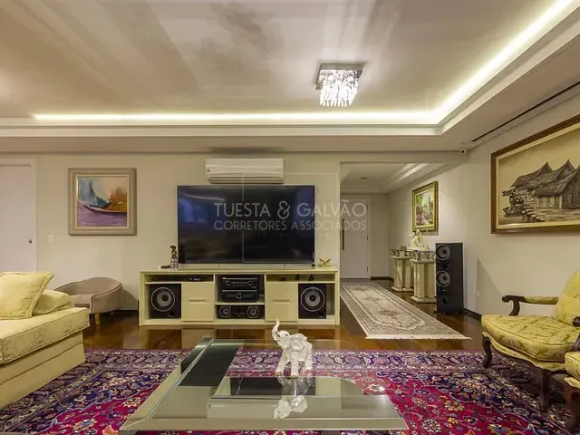 Apartamento com 240m² 4 quartos e 5 banheiros, à venda, no bairro Batel em Curitiba