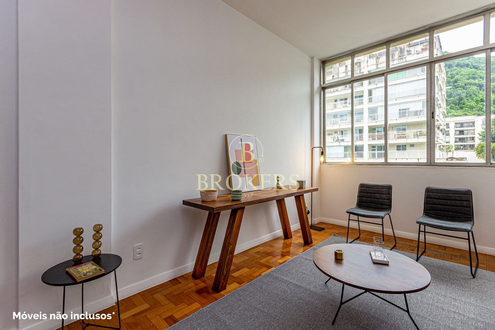 Apartamento a venda, Rua Assunção - Botafogo. 3 quartos (1 suíte) com 118m², reformado, com vaga e dependência, próximo ao comércio.