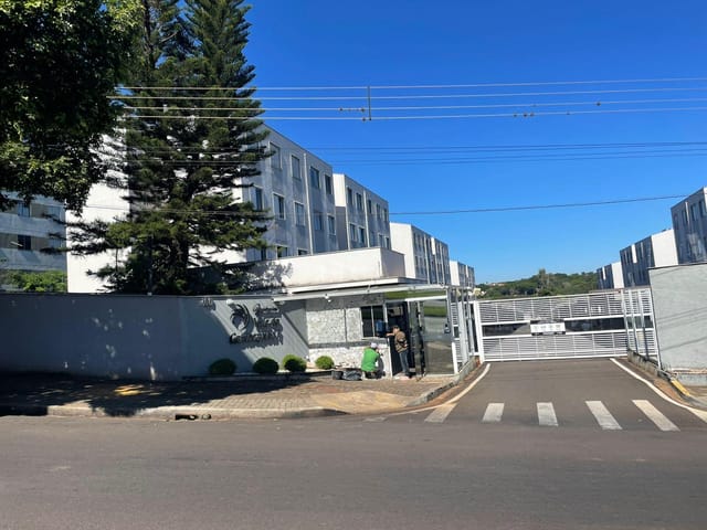 Apartamento 2 quartos e 1 banheiro, à venda ou para alugar, no bairro San Fernando em Londrina