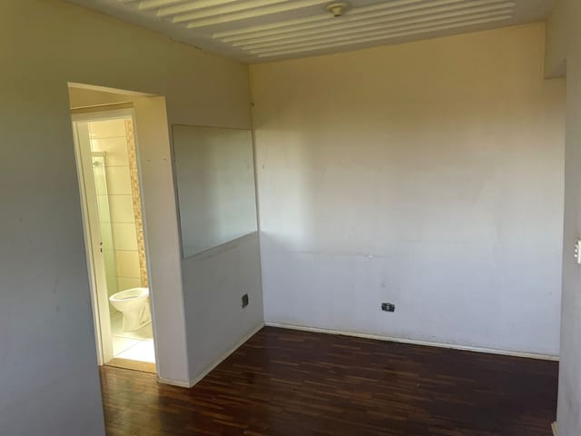 Apartamento 2 quartos e 1 banheiro, à venda ou para alugar, no bairro San Fernando em Londrina