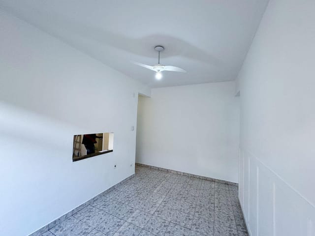 Apartamento 2 quartos e 1 banheiro, para alugar, no bairro Gonzaga em Santos