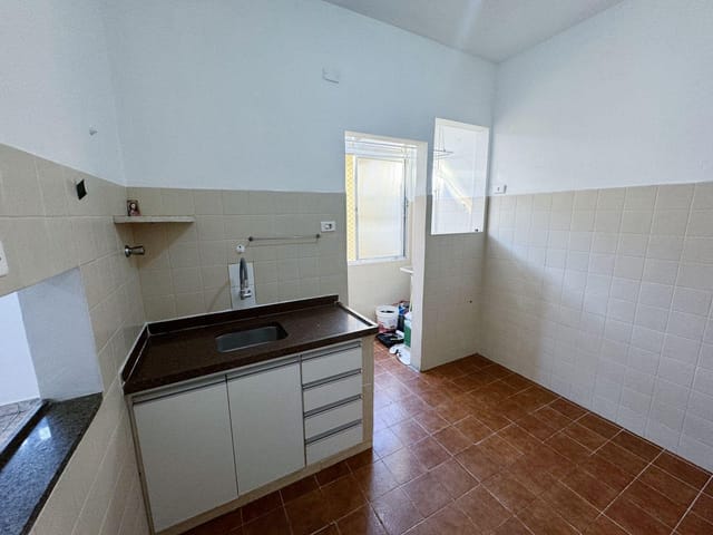 Apartamento 2 quartos e 1 banheiro, para alugar, no bairro Gonzaga em Santos