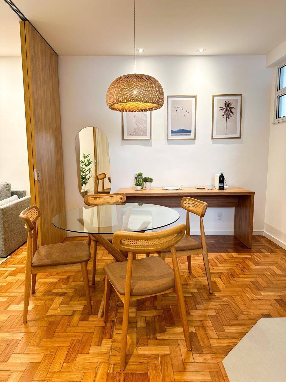 Apartamento modernizado, 42m², porteira fechada em Ipanema, a 2 min da Praça General Osório e metrô! Pronto para morar!