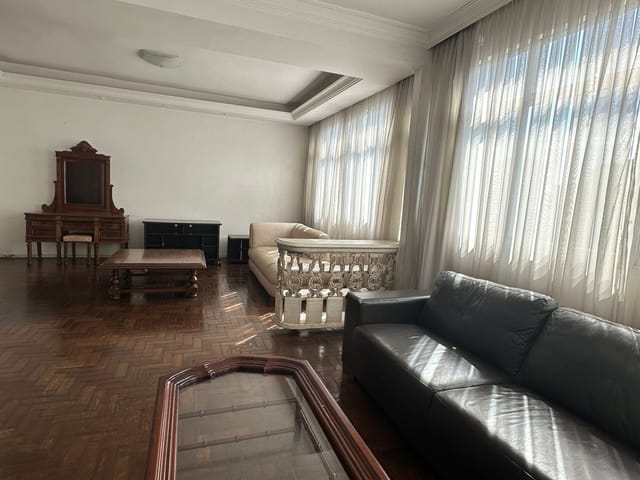 Apartamento 4 quartos e 2 banheiros, à venda, no bairro Savassi em Belo Horizonte